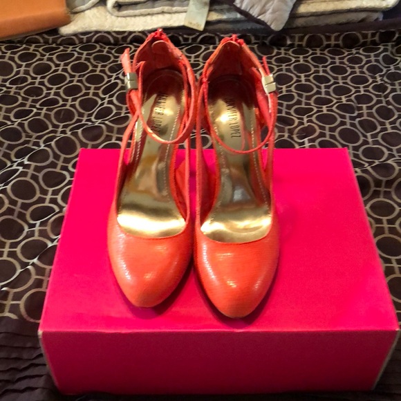 Nice heels - Picture 3 of 3